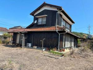 1960s wood house, 8-min walk to station, Shimane