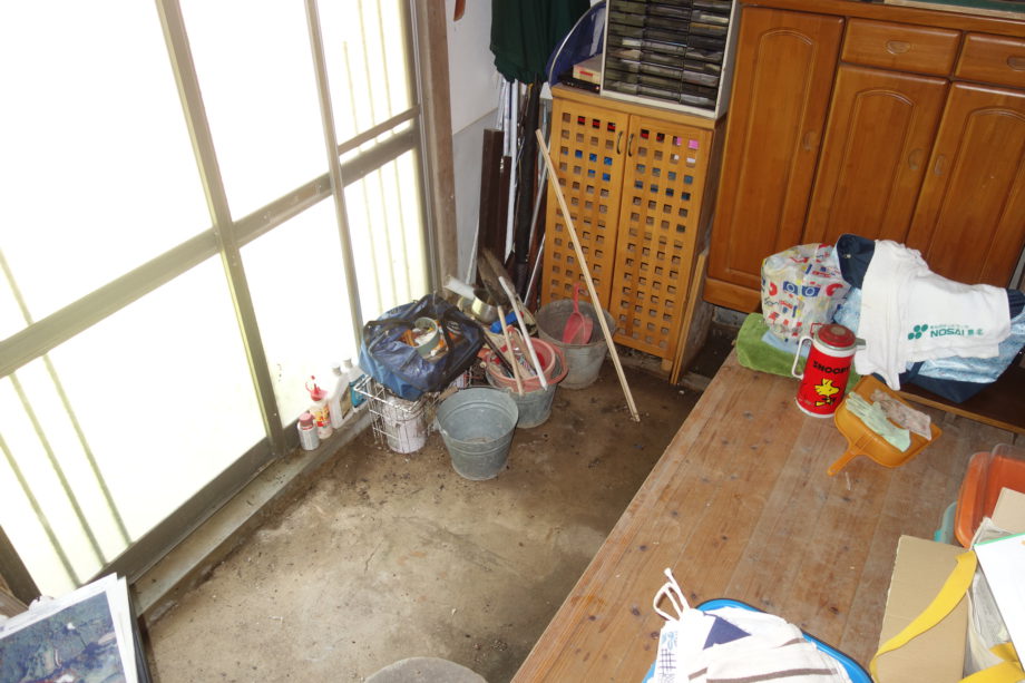 1950s wood house on a large plot in Nagasaki