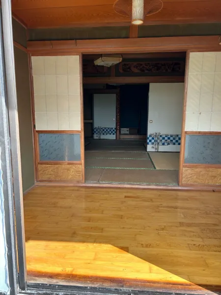 1970s wood house with storehouses in Miyazaki