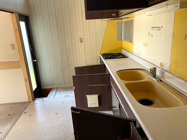 1980s wood house, 17-min walk to station, Wakayama