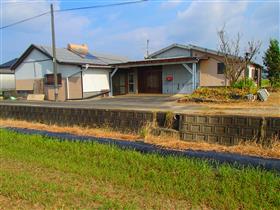 Property #98: Sale / Built 60 years ago / Wood single-story building (partial extension in 2005)