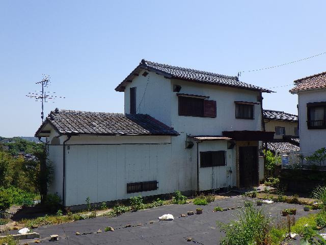 1970s wood house, 12-min walk to station, Nagasaki