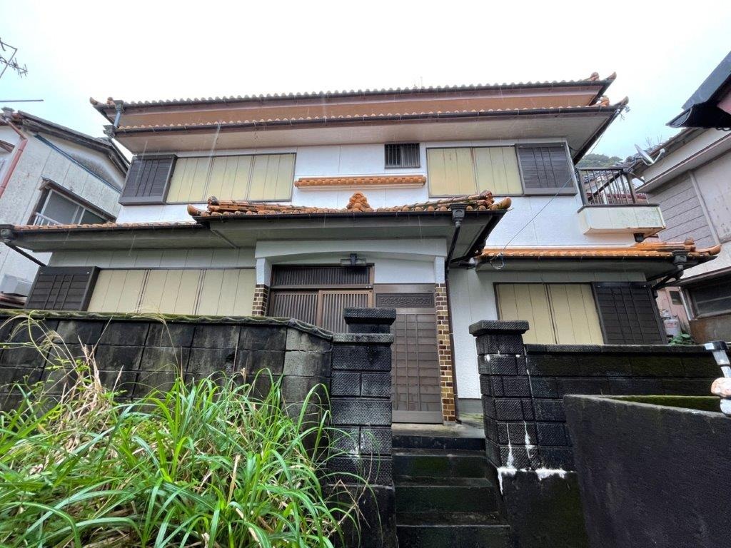 1980s wood house in Kochi