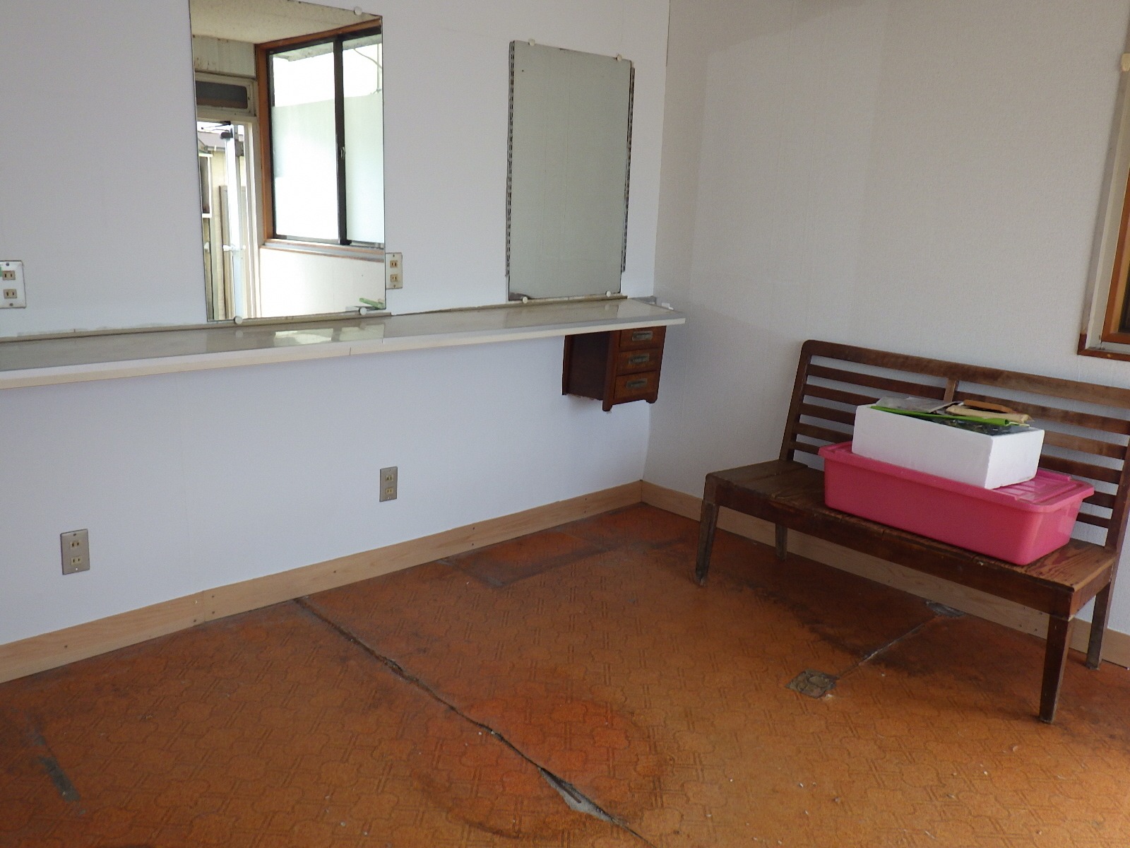 1960s wood house in Kochi