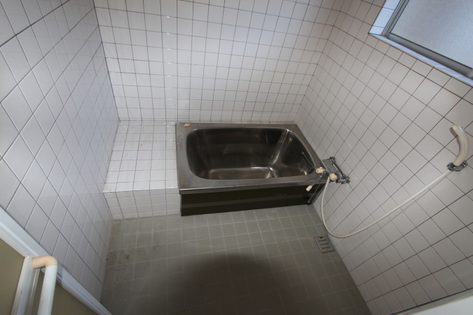1960s wood house, 16-min walk to station, Gifu