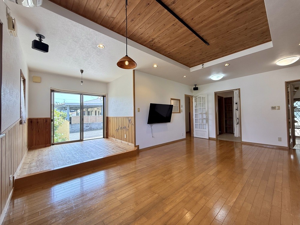 2000s wood house near the coast in Ibusuki, Kagoshima