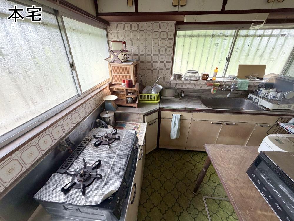 1970s wood house with outbuildings in Kanoya, Kagoshima