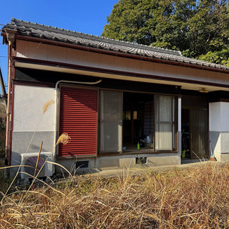 1980s wood house on a large plot in Mie