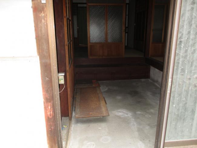 1950s wood house, 15-min walk to station, Okayama