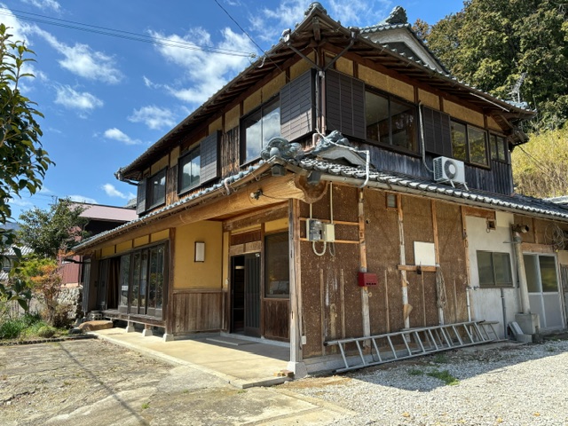 1970s wood house in Hyogo