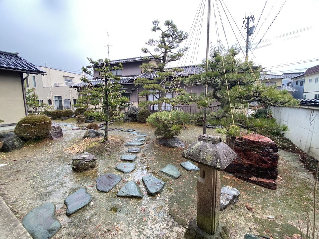 1990s wood house in Toyama