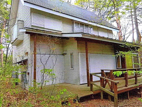 1990s wood house on a large plot in Nagano