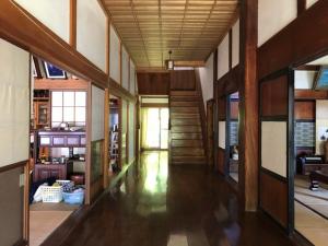 1950s wood house on a large plot in Niigata