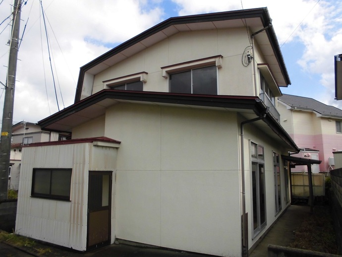 1970s wood house, 4-min walk to station, Akita