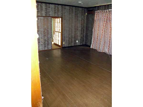 1970s wood house, 14-min walk to station, Iwate