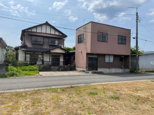 1970s wood house, 9-min walk to station, Fukui