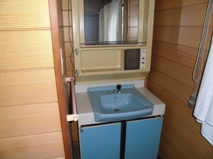 1960s wood house, 17-min walk to station, Shimane