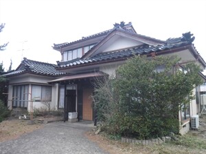 1970s wood house, 19-min walk to station, Yamagata