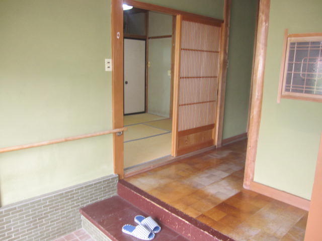 1970s wood house, 1-min walk to station, Gifu