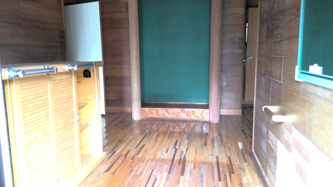 1980s wood house in Uchinoura, Kimotsuki