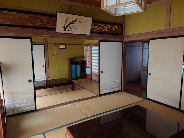 1970s wood house, 3-min walk to station, Tottori