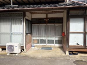 1970s wood house on a large plot in Niigata