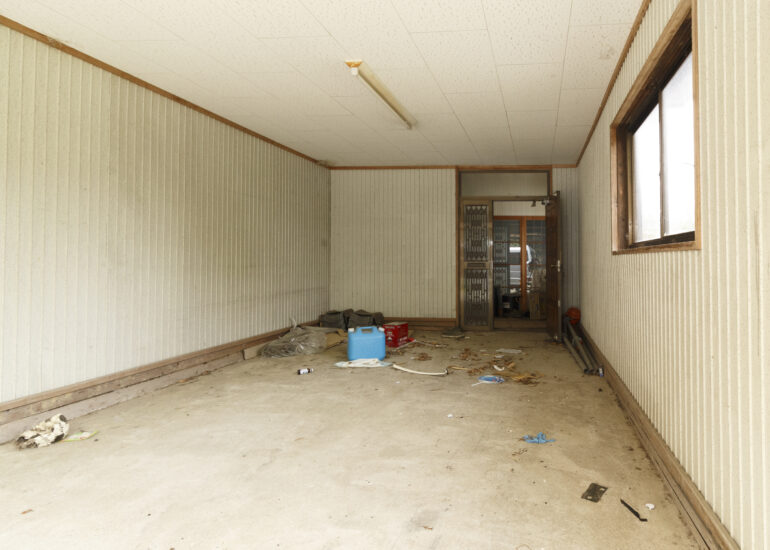 Wood house on a large plot in Matsusaka Kahada