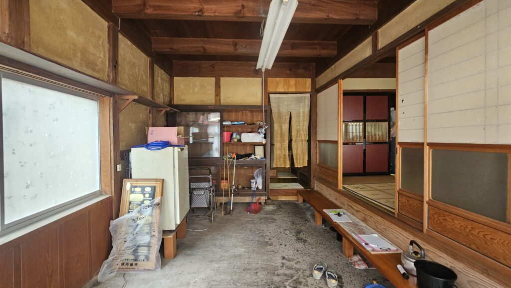 1970s wood house near the coast in Tango, Kyotango