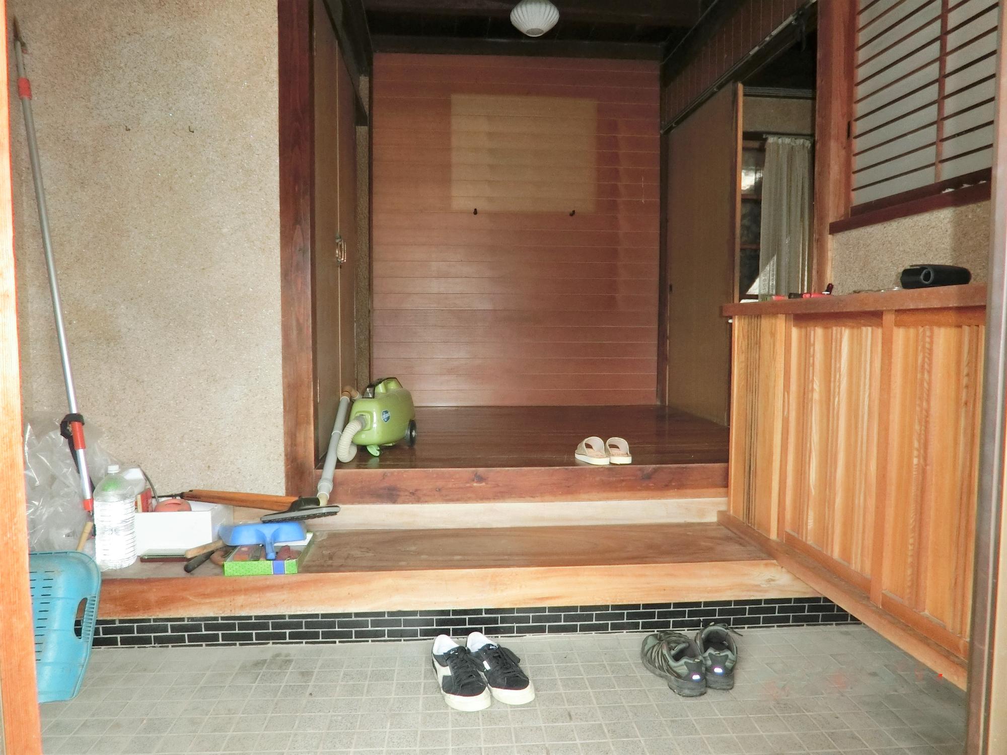 1920s wood house with storehouses in Fukuoka