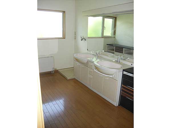 2000s wood house on a large plot in Iwate