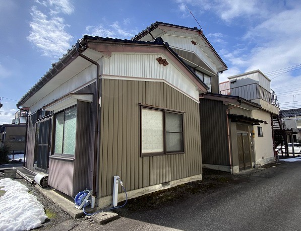 1970s house, 3-min walk to station, Toyama