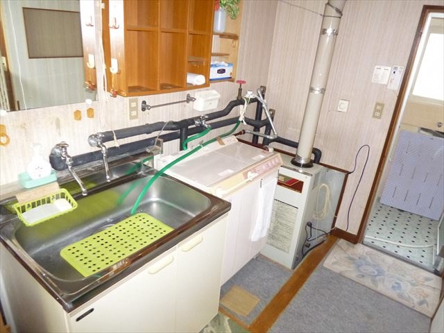 1970s wood house, 15-min walk to station, Aomori