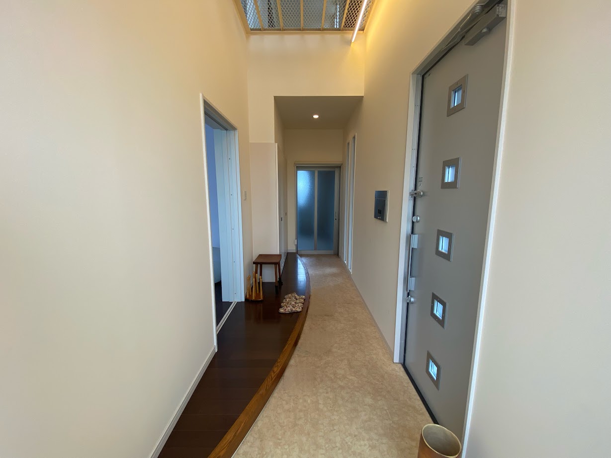 2000s concrete house, 8-min walk to station, Toyama