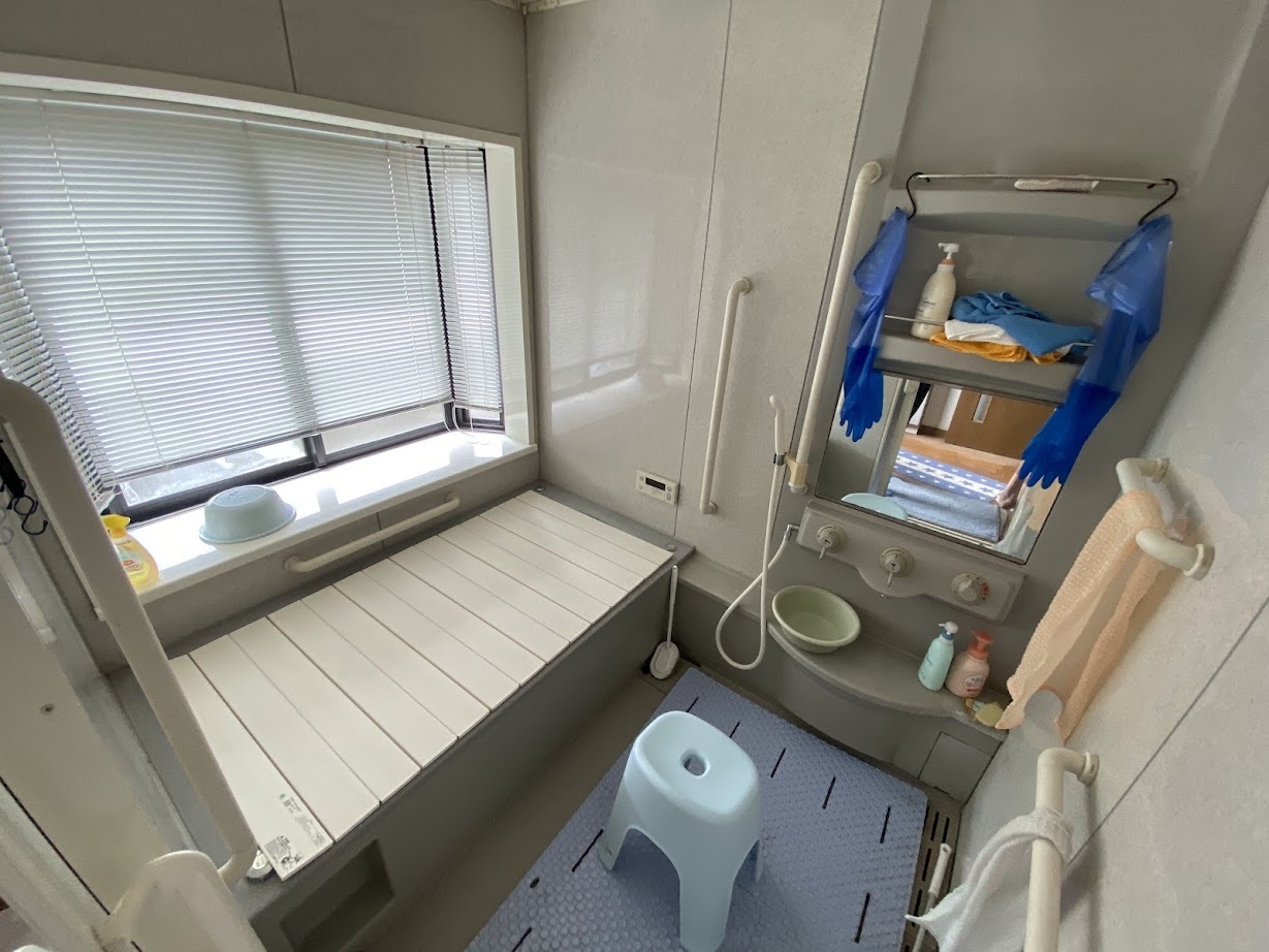 1990s wood house, 15-min walk to station, Toyama