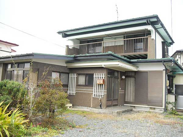 1970s wood house, 16-min walk to station, Iwate