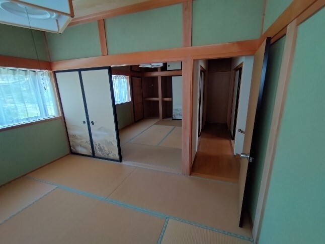 1970s house on a large plot in Yamanashi