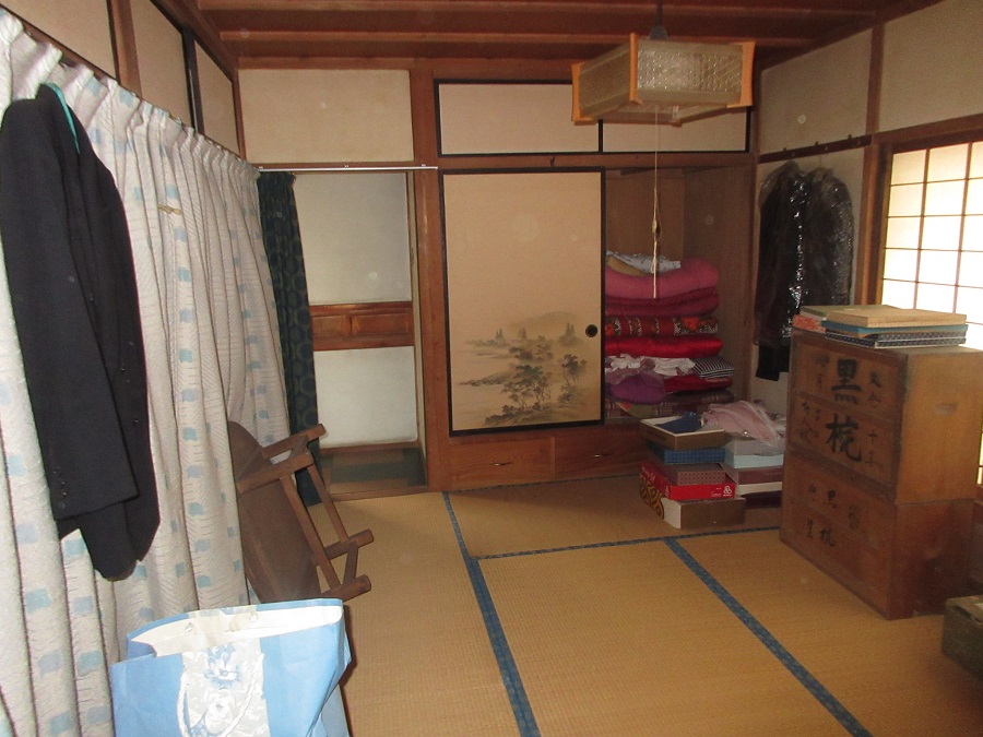 1960s wood house, 12-min walk to station, Iwate