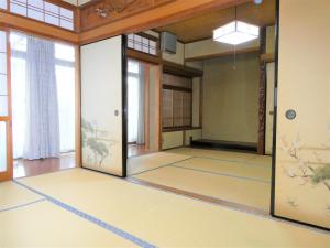 1970s wood house, 17-min walk to station, Shimane