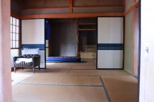 1970s wood house, 20-min walk to station, Miyagi