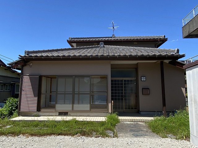1980s wood house, 6-min walk to station, Toyama