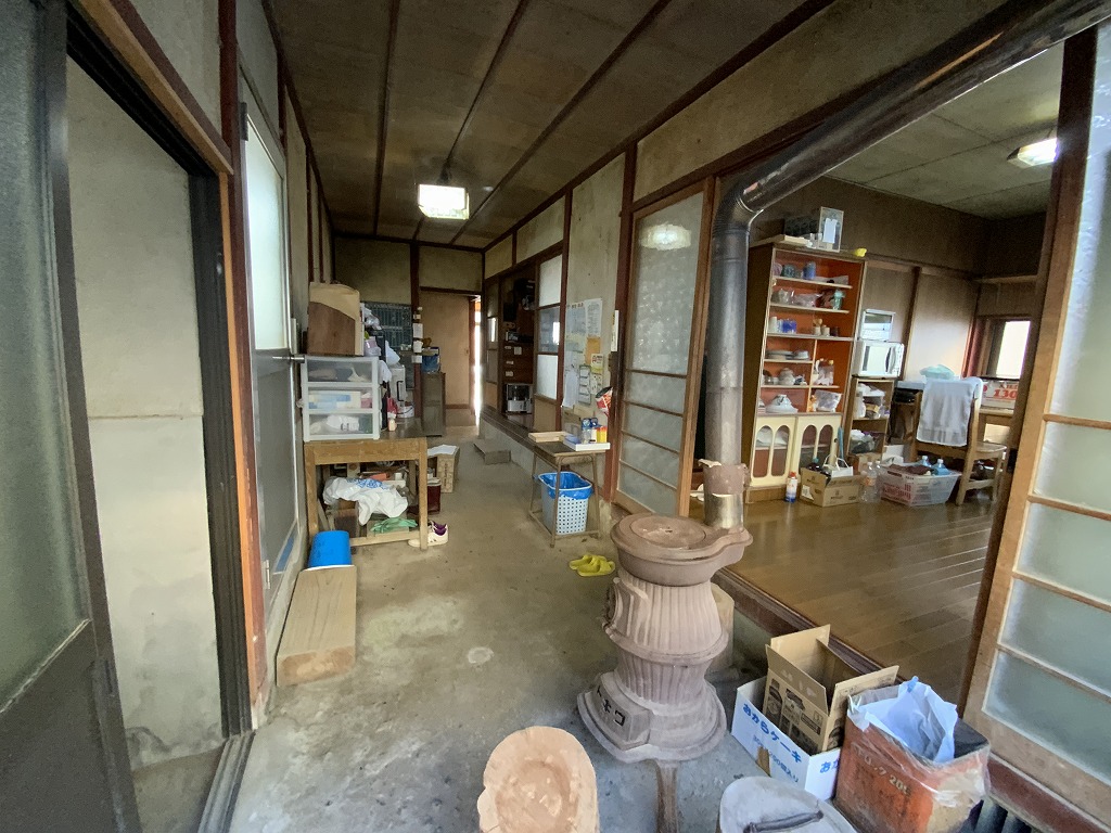 1970s wood house on a large plot in Yamaguchi