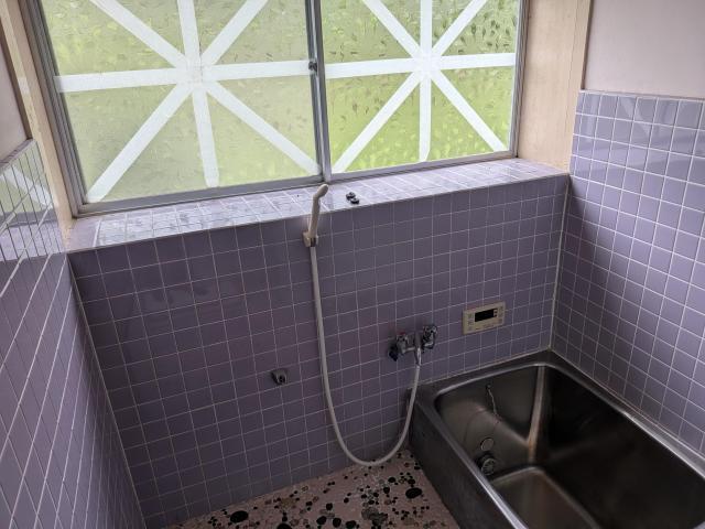 1970s wood house, 19-min walk to station, Nagasaki