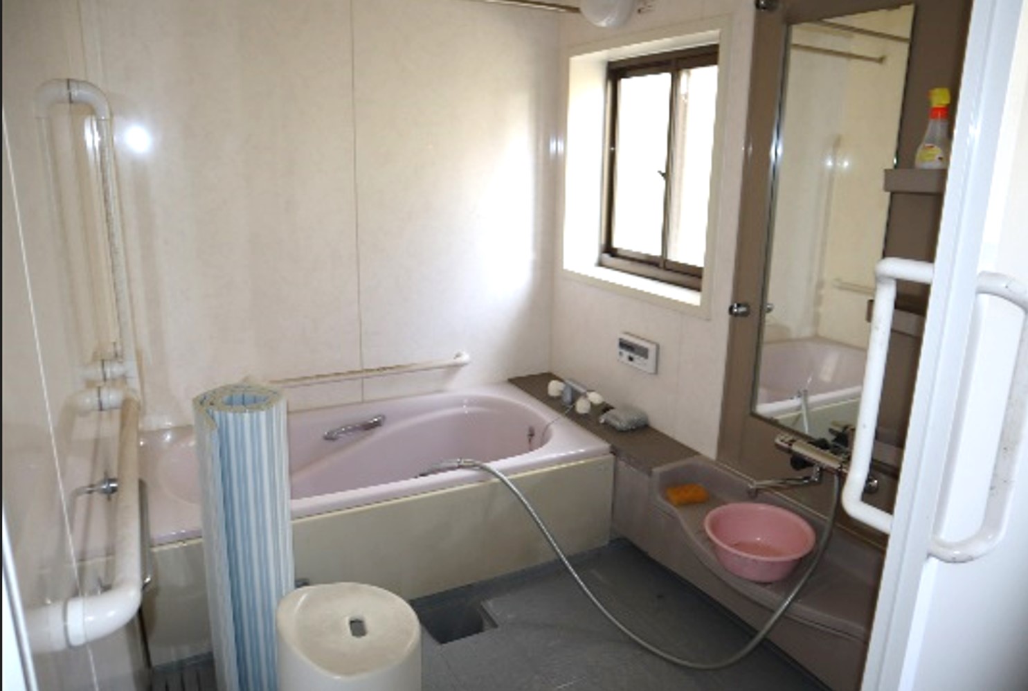 Property in a quiet rural hamlet with spacious grounds and adjacent field