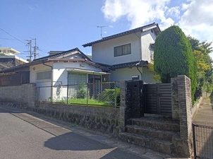 1960s wood house, 17-min walk to station, Shimane