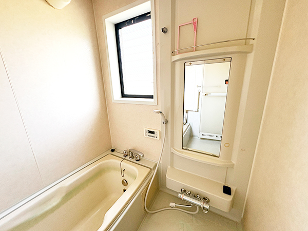 1990s wood house, 6-min walk to station, Wakayama
