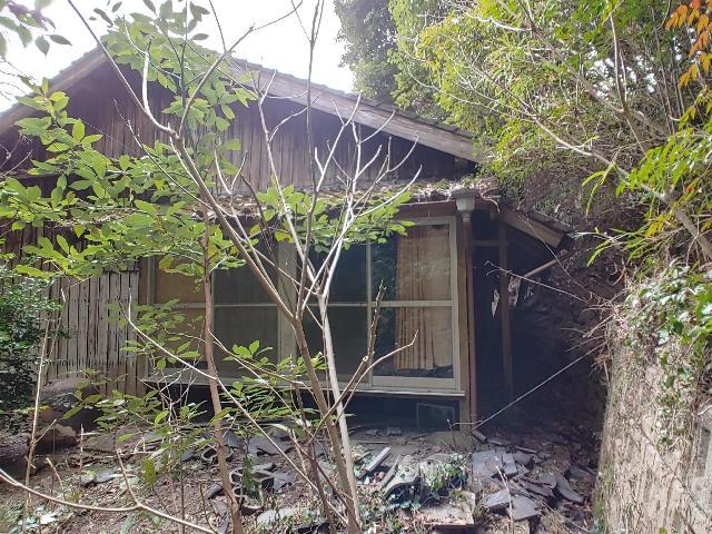 Wood house on a large plot in Nagasaki