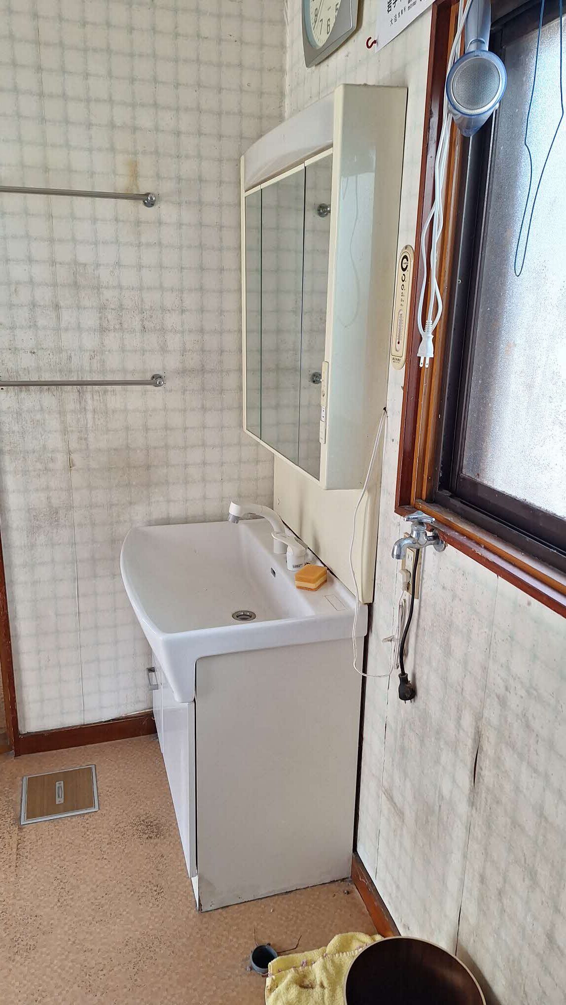 1960s wood house on a large plot in Iwate