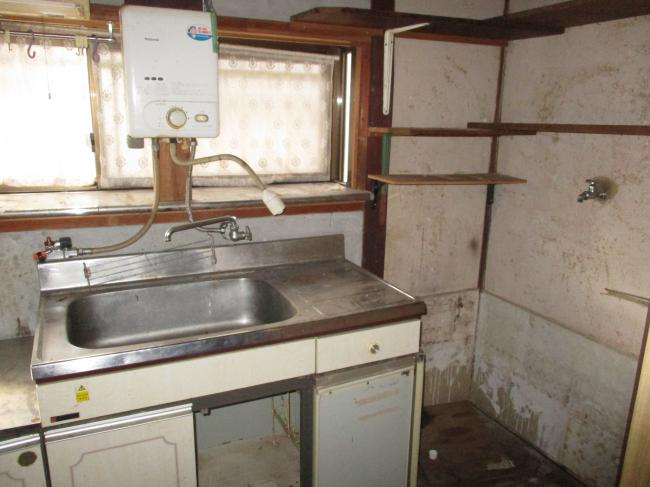 1950s wood house, 15-min walk to station, Okayama