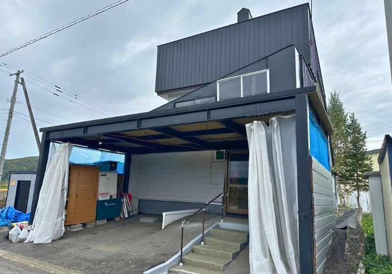1970s wood house, 3-min walk to station, Hokkaido