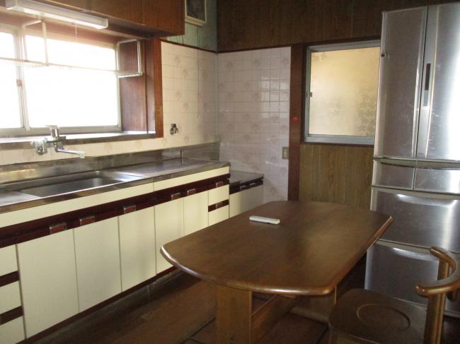 1960s wood house, 15-min walk to station, Okayama